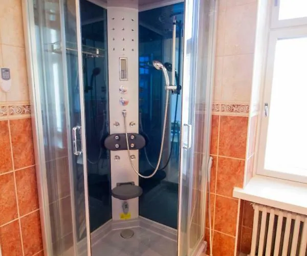 2ndhomes Stunning Floor With Sauna And Balcony شقة